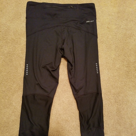 🖤Nike Dri Fit Capris - Picture 2 of 6